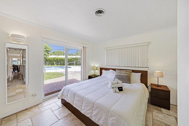 332 NW 26th Court, Wilton Manors, FL 33311