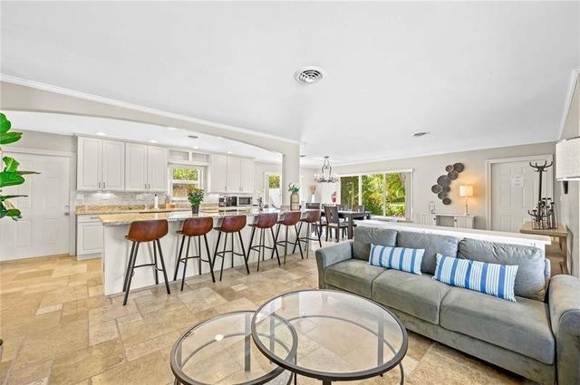 332 NW 26th Court, Wilton Manors, FL 33311