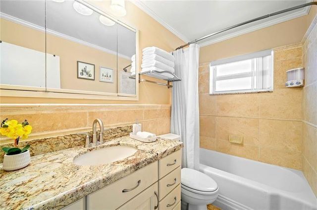 332 NW 26th Court, Wilton Manors, FL 33311