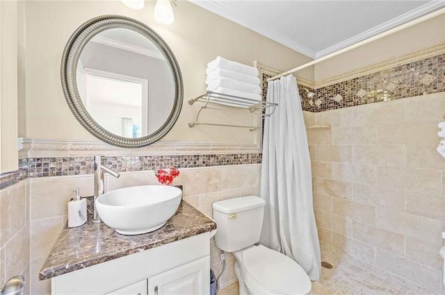 332 NW 26th Court, Wilton Manors, FL 33311