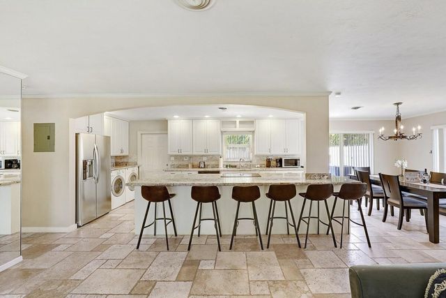 332 NW 26th Court, Wilton Manors, FL 33311