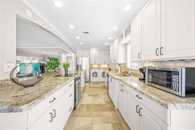 332 NW 26th Court, Wilton Manors, FL 33311