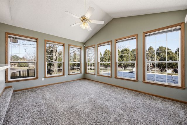 7814 Westbury Drive NE, Cedar Rapids, IA 52402