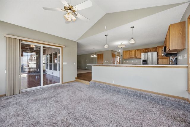 7814 Westbury Drive NE, Cedar Rapids, IA 52402