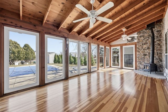 7814 Westbury Drive NE, Cedar Rapids, IA 52402