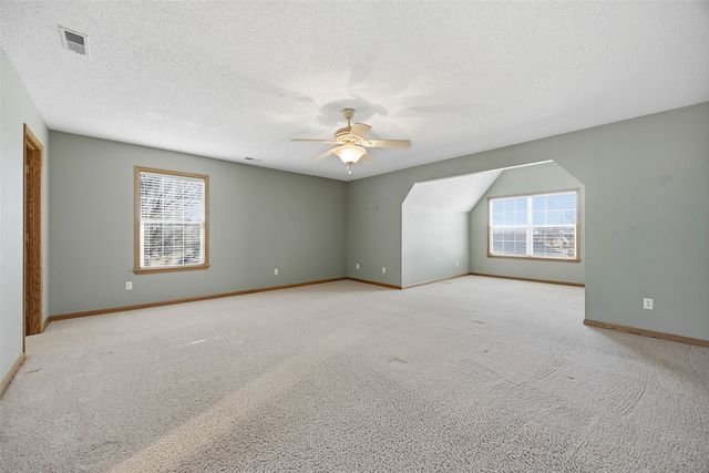 7814 Westbury Drive NE, Cedar Rapids, IA 52402