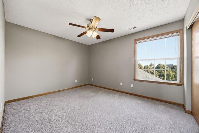 7814 Westbury Drive NE, Cedar Rapids, IA 52402