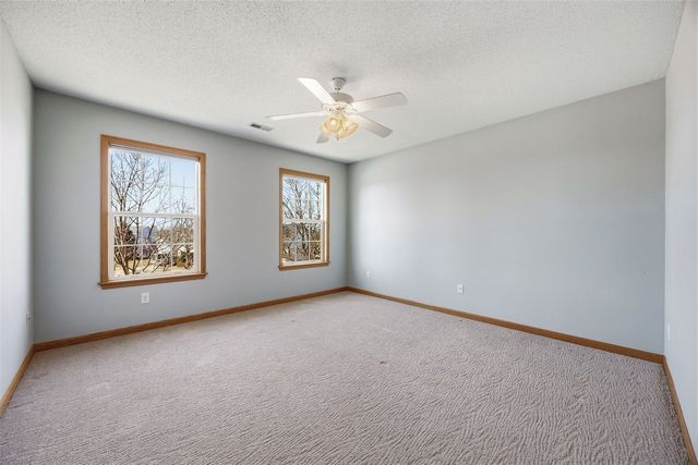 7814 Westbury Drive NE, Cedar Rapids, IA 52402