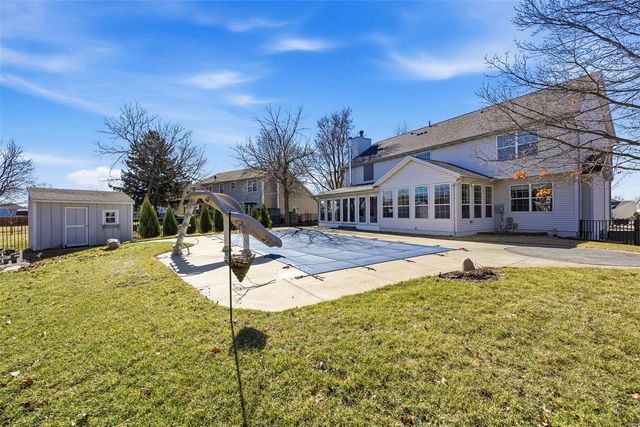 7814 Westbury Drive NE, Cedar Rapids, IA 52402