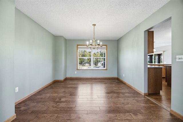 7814 Westbury Drive NE, Cedar Rapids, IA 52402