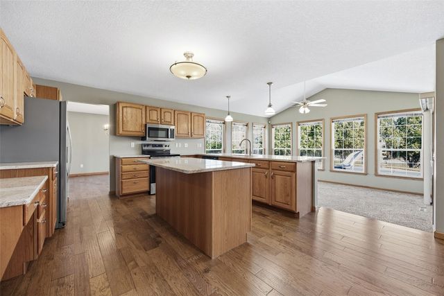 7814 Westbury Drive NE, Cedar Rapids, IA 52402