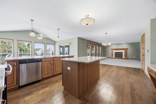 7814 Westbury Drive NE, Cedar Rapids, IA 52402