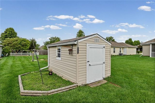 1016 Bristol Drive, Raymore, MO 64083