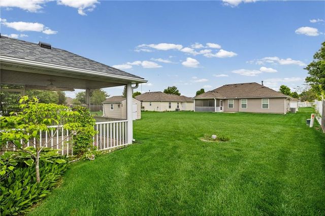 1016 Bristol Drive, Raymore, MO 64083