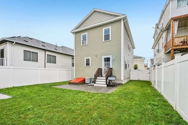 113 Pomona St, Revere, MA 02151