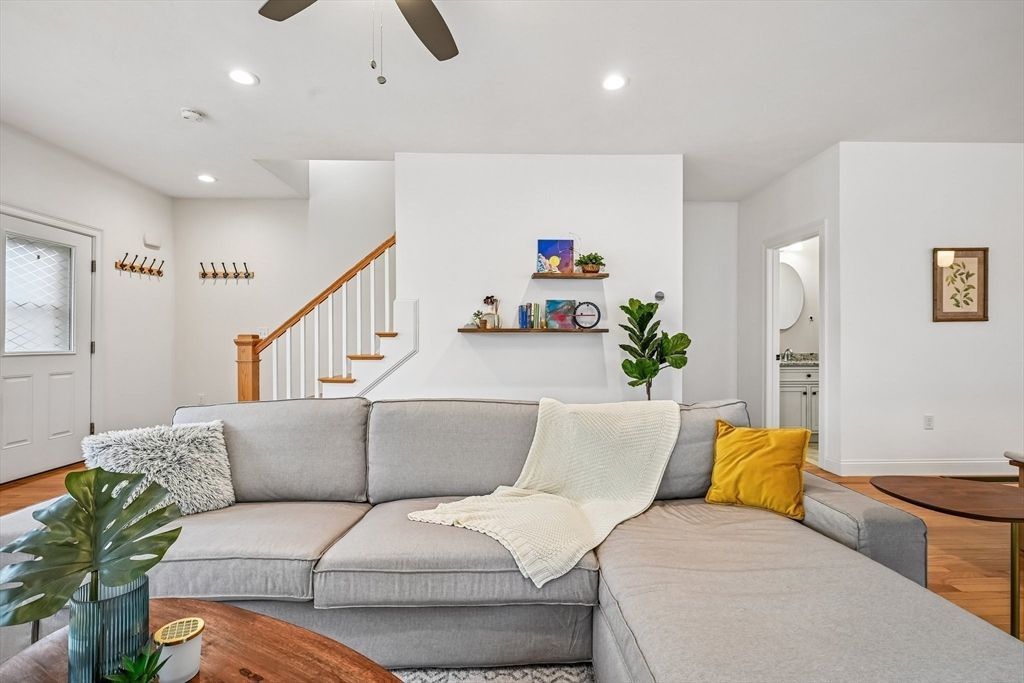 113 Pomona St, Revere, MA 02151