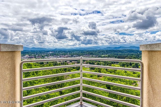 452 Maggie Mack Lane, Sevierville, TN 37862