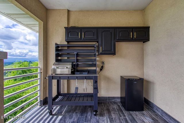 452 Maggie Mack Lane, Sevierville, TN 37862