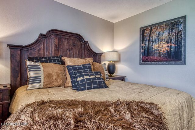 452 Maggie Mack Lane, Sevierville, TN 37862