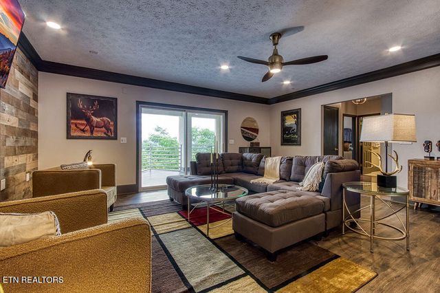 452 Maggie Mack Lane, Sevierville, TN 37862