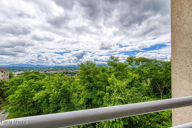 452 Maggie Mack Lane, Sevierville, TN 37862