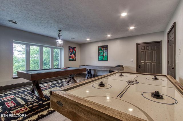 452 Maggie Mack Lane, Sevierville, TN 37862