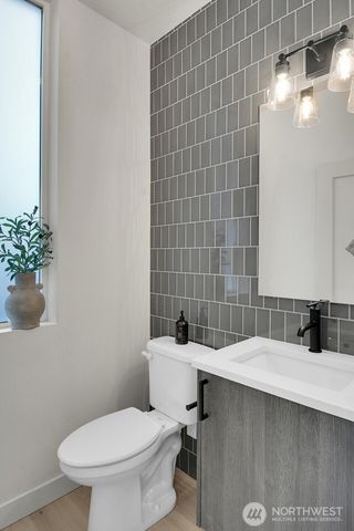 6514 23rd Avenue NE, Seattle, WA 98115