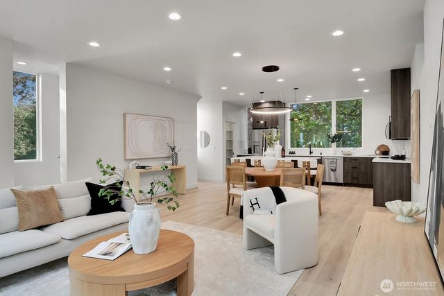 6514 23rd Avenue NE, Seattle, WA 98115