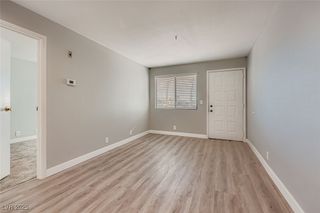 1381 East University Avenue 202, Las Vegas, NV 89119
