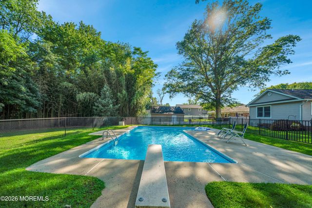 50 Rutledge Drive, Red Bank, NJ 07701