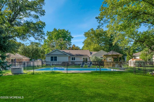 50 Rutledge Drive, Red Bank, NJ 07701