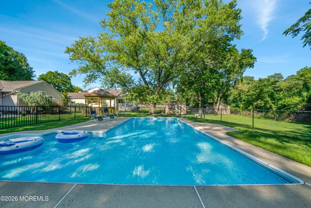 50 Rutledge Drive, Red Bank, NJ 07701