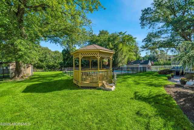 50 Rutledge Drive, Red Bank, NJ 07701