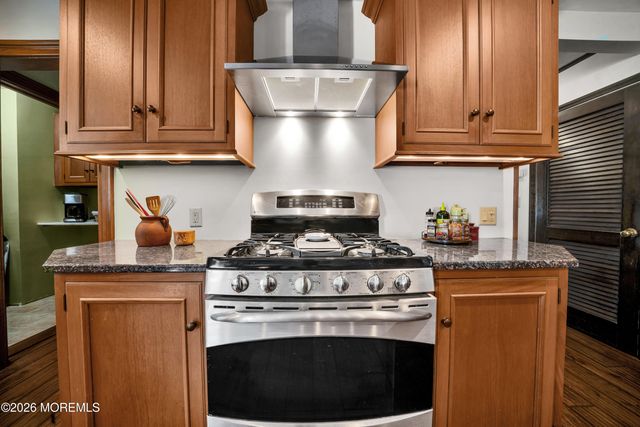50 Rutledge Drive, Red Bank, NJ 07701