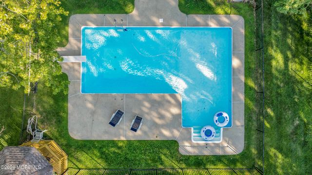 50 Rutledge Drive, Red Bank, NJ 07701
