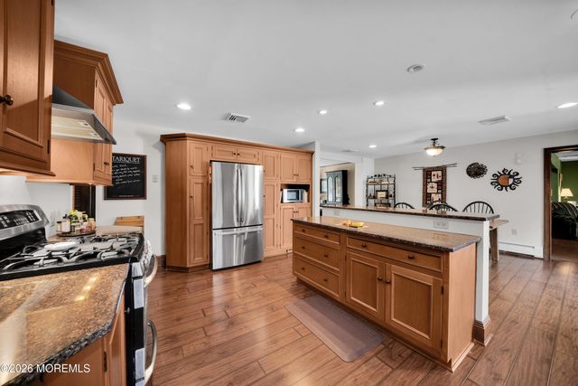 50 Rutledge Drive, Red Bank, NJ 07701