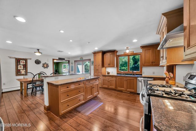 50 Rutledge Drive, Red Bank, NJ 07701