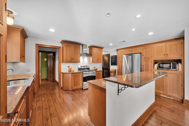 50 Rutledge Drive, Red Bank, NJ 07701