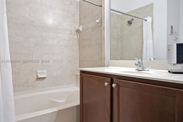 11605 NW 89th St 228, Doral, FL 33178