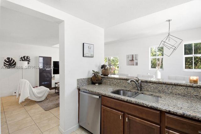 11605 NW 89th St 228, Doral, FL 33178