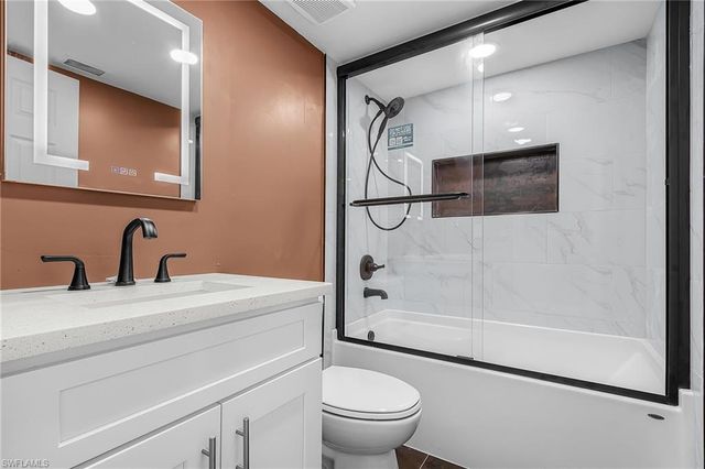 527 SE 6th AVE # B, Cape Coral, FL 33990