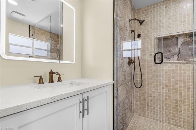 527 SE 6th AVE # B, Cape Coral, FL 33990