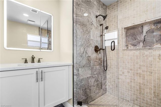 527 SE 6th AVE # B, Cape Coral, FL 33990