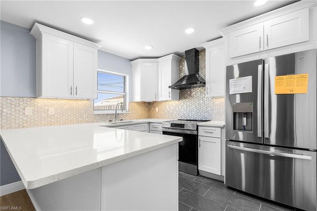 527 SE 6th AVE # B, Cape Coral, FL 33990