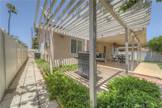 259 E 6th, Perris, CA 92570