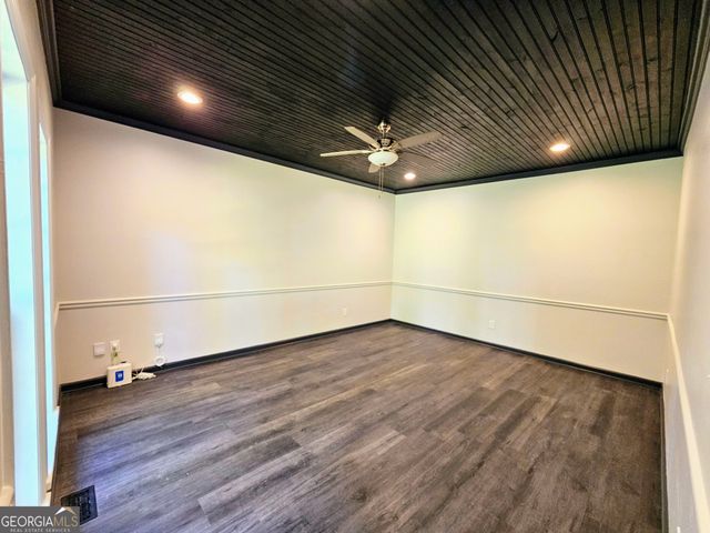 225 NACOOCHEE Drive, Woodstock, GA 30188