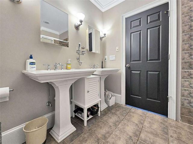 32 28th Street, Atlanta, GA 30309