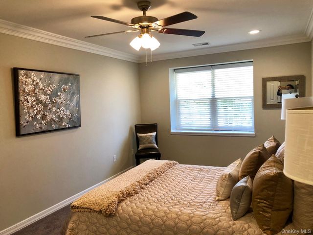 425 Newbridge Road 30, East Meadow, NY 11554