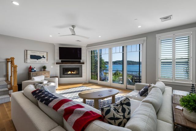 36 Little Bay Drive, Dover, NH 03820