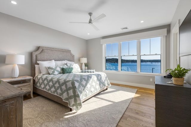 36 Little Bay Drive, Dover, NH 03820